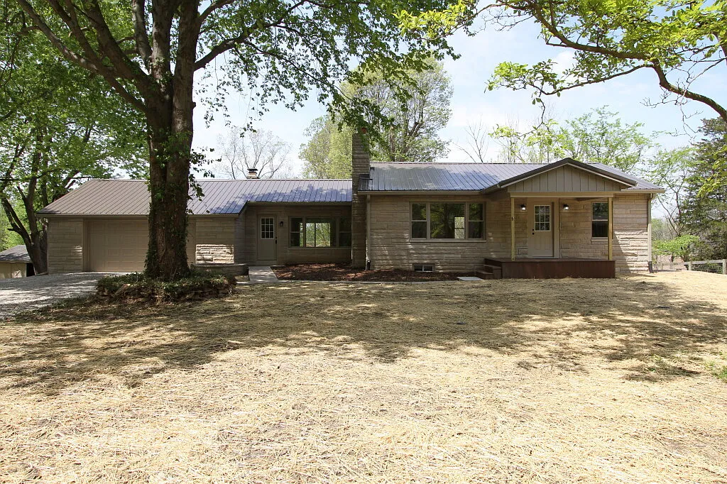 8319 N 700 W photo 1