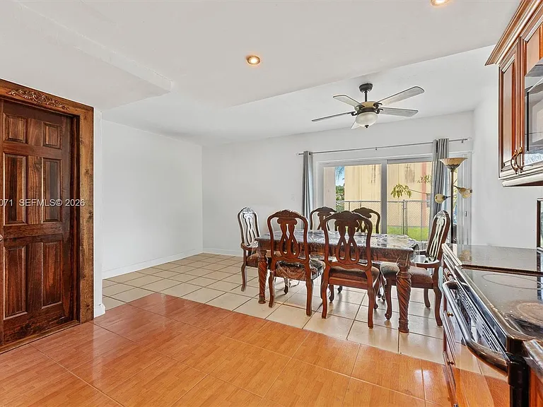 314 NE 142nd St #16C — Photo 10