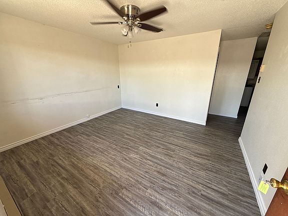3rd image of 1011-1015 W University Dr #8