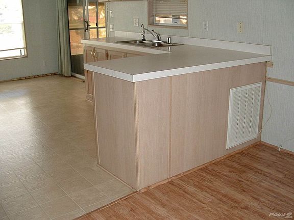 AMPLE COUNTER TOP SPACE
