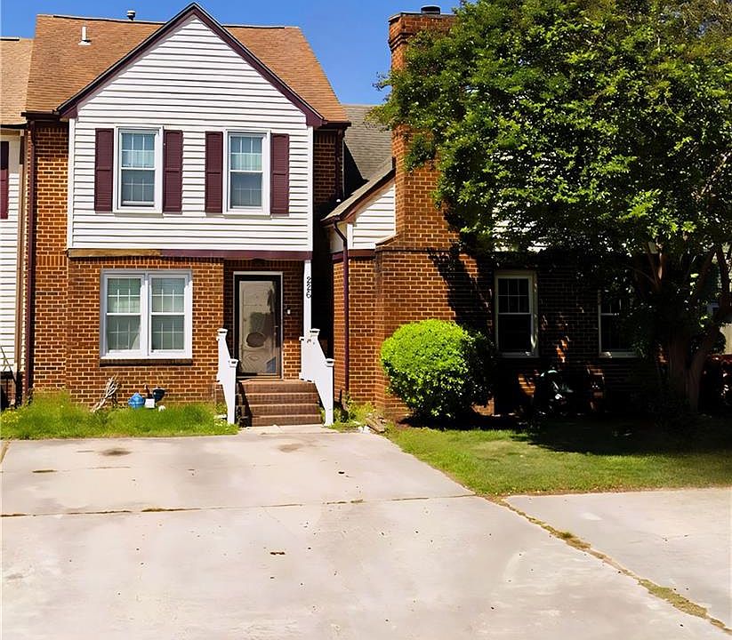 1st image of 226 Wexford Dr W