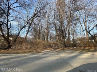 Glenwood Glenwood St, Clinton Township, MI 48035