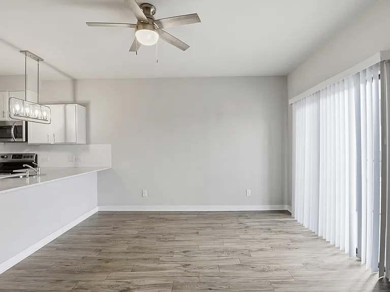 711 S Frio St #1203 — Photo 11