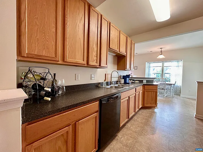 76 Villa Cir — Photo 5