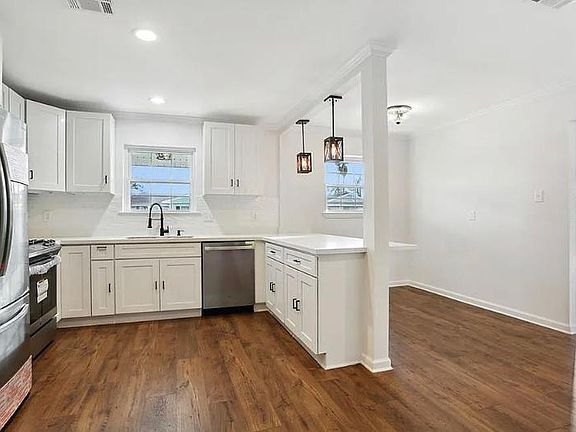 5th image of 7009 Hastings St