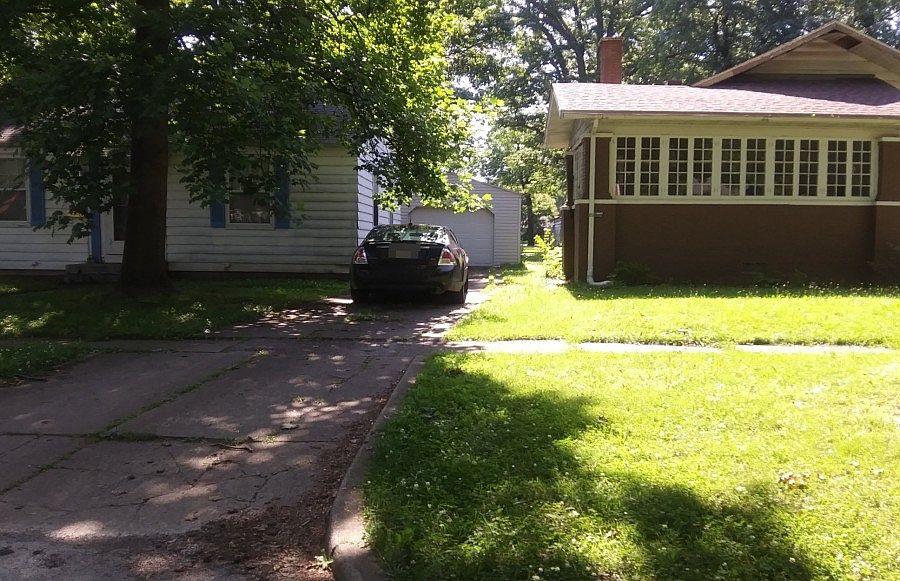 2nd image of 405 Cedar St