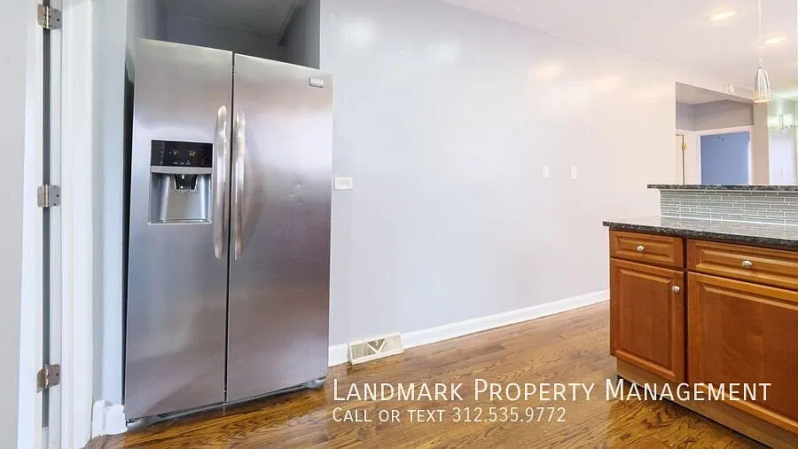 9521 S Yale Ave — Photo 3