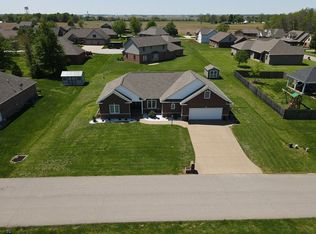 915 Blackfoot Dr, Fort Branch, IN 47648