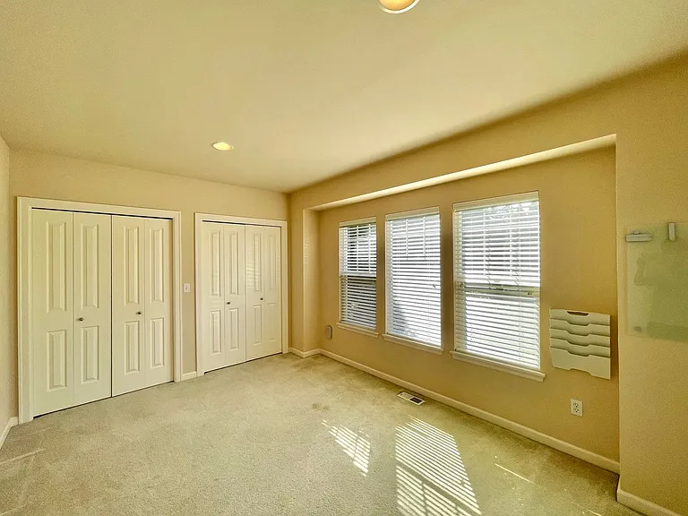 1921 NE 34th Pl — Photo 13