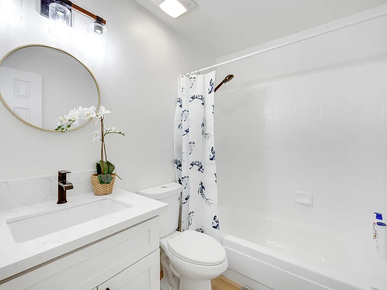 1075 Molino Ave #3 — Photo 40