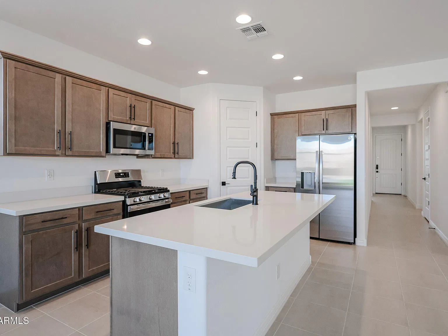 4 bed, 2.0 bath, 1804 sqft, $2,200 — Photo 2