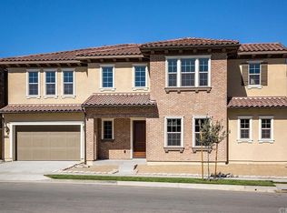 2281 E Rosecrans Ct, Brea, CA 92821