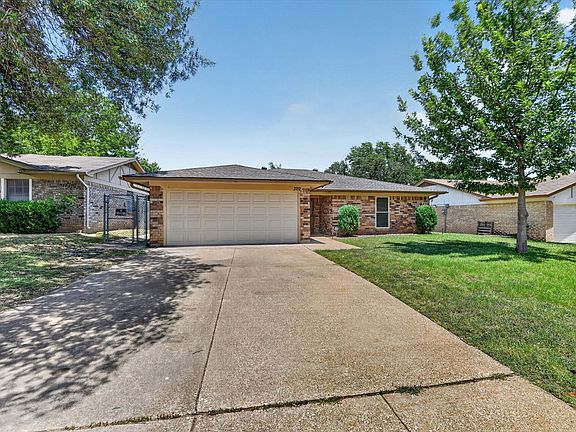 2nd image of 3712 Holly Springs Dr