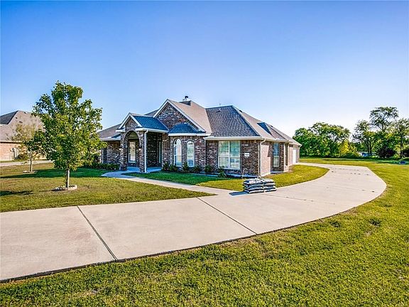 2nd image of 1020 Harmony Cir