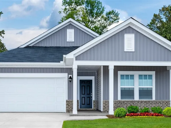 218 Tantalus St, Gray Court, SC 29645