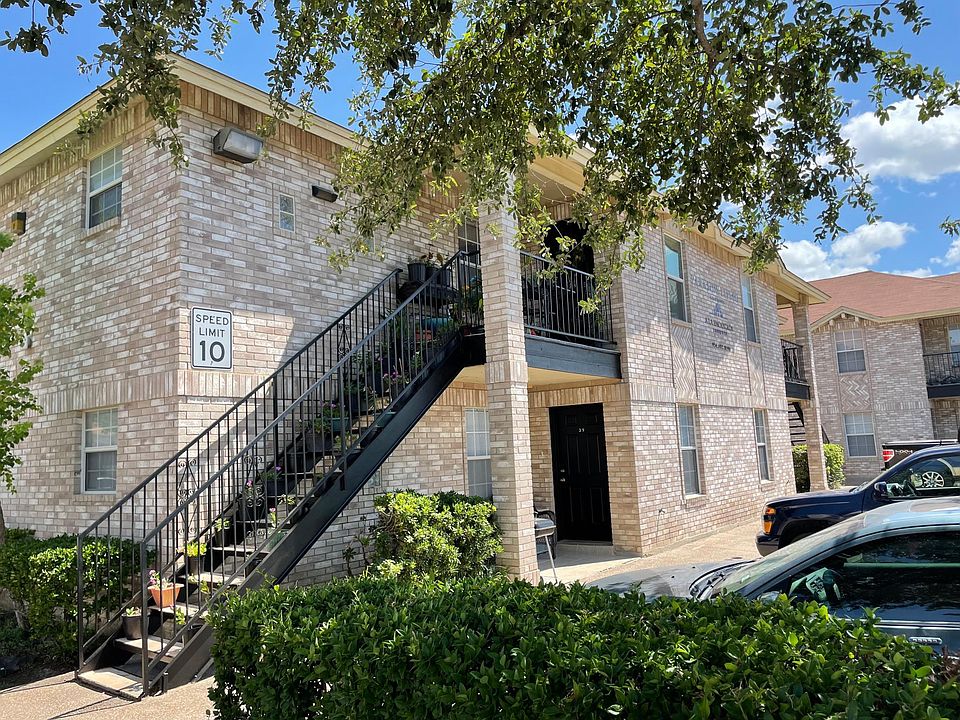 Parkside Living Apartments, A La Encantada Community - 504 Shiloh Dr Laredo  TX