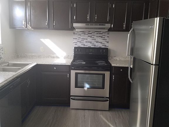 5th image of 133 Old Line Dr APT 35