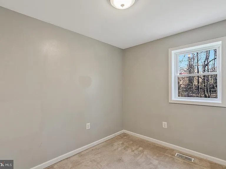 1116 Ute Way — Photo 8