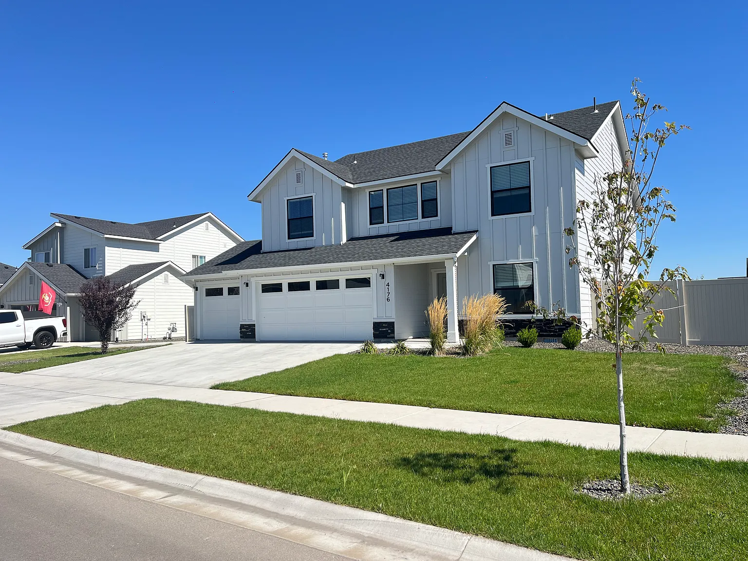 4 bed, 2636 sqft, $2,800 — Photo 2