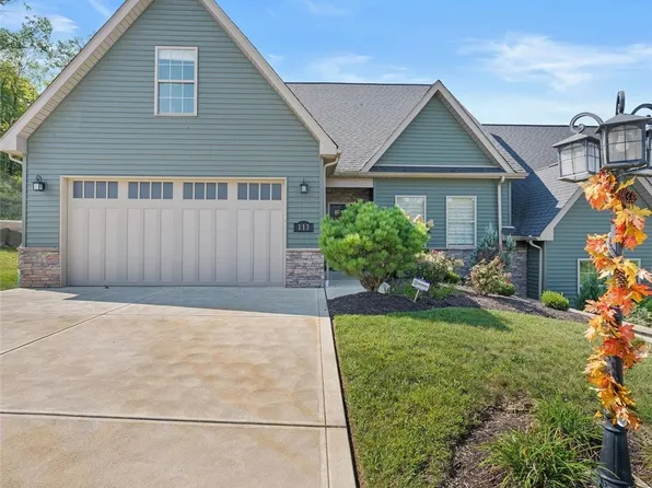 113 Hemingway Ln, Coraopolis, PA 15108