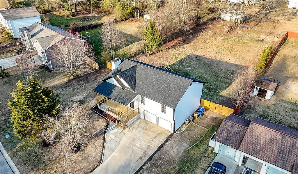5 bed, 2238 sqft, $2,850 — Photo 3