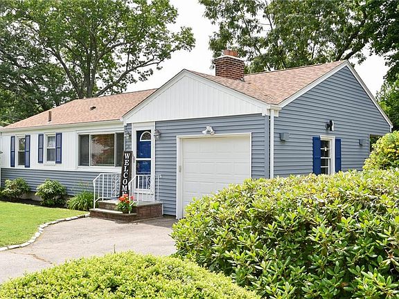 3rd image of 34 Cedarwood Dr