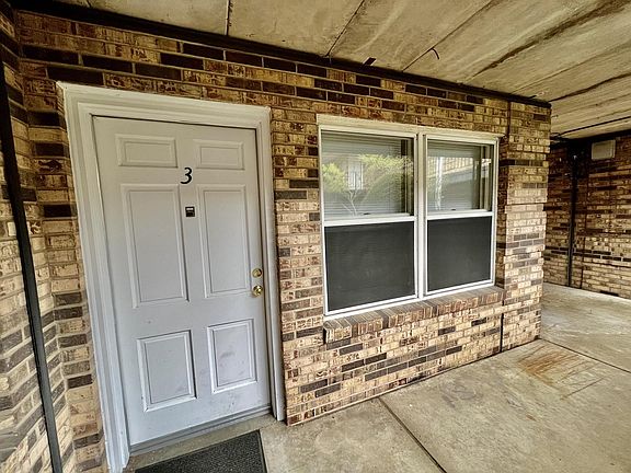 2nd image of 130 Douglas Ave APT 2