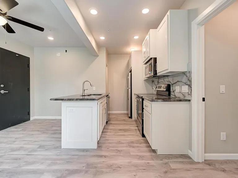 222 S University Blvd #6 — Photo 7