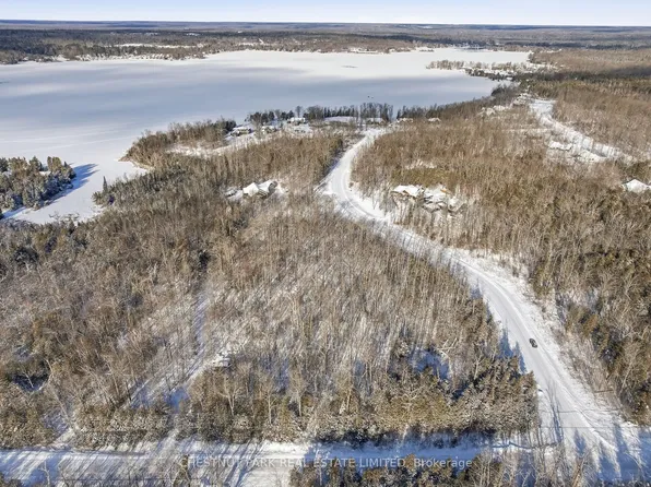 3020 Finley Rd, Selwyn, ON K0L 2H0