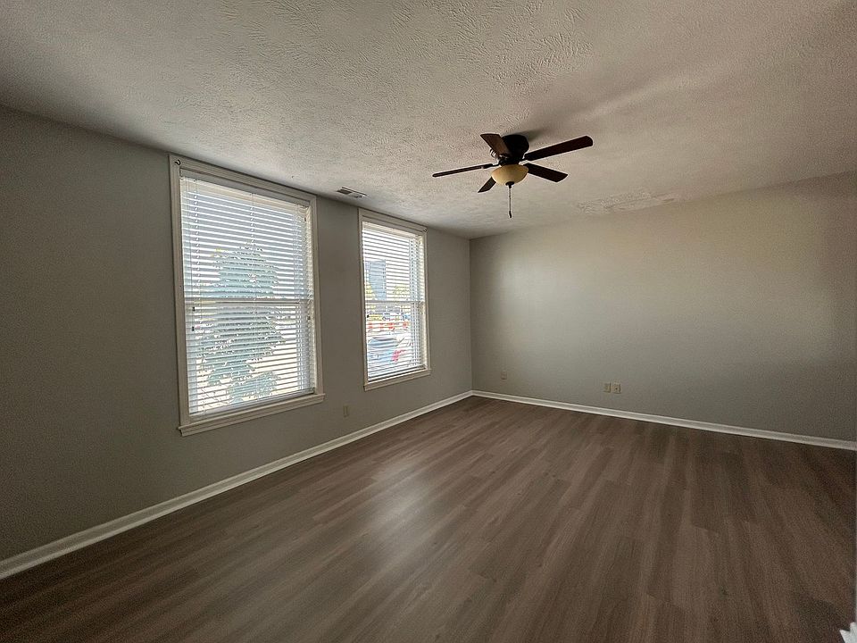2nd image of 101-103 N Franklin St #101-1