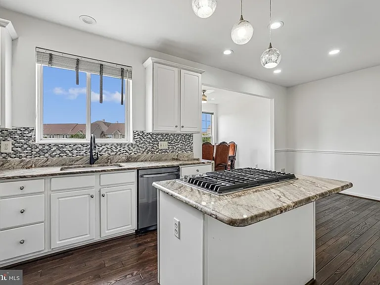 12960 Park Crescent Cir — Photo 14