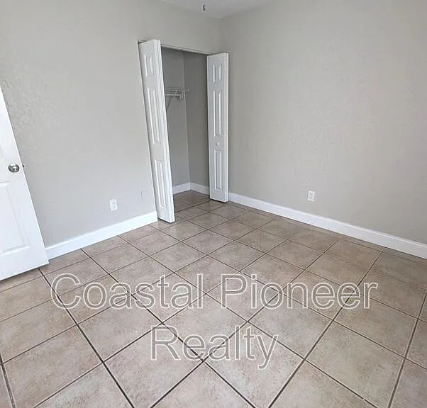 5828 3rd St E — Photo 6