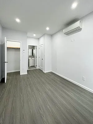 Rented by Greenland Group Realty | media 7