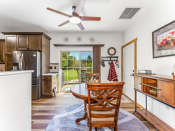 5th image of 301 Christopher St #301