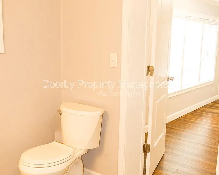 1711 Ashton St — Photo 30