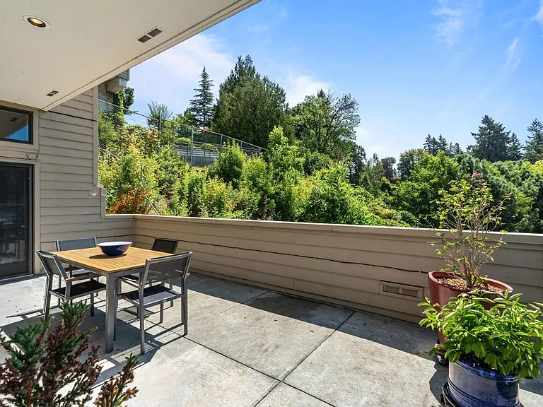 318 SE Spokane St #3 — Photo 35