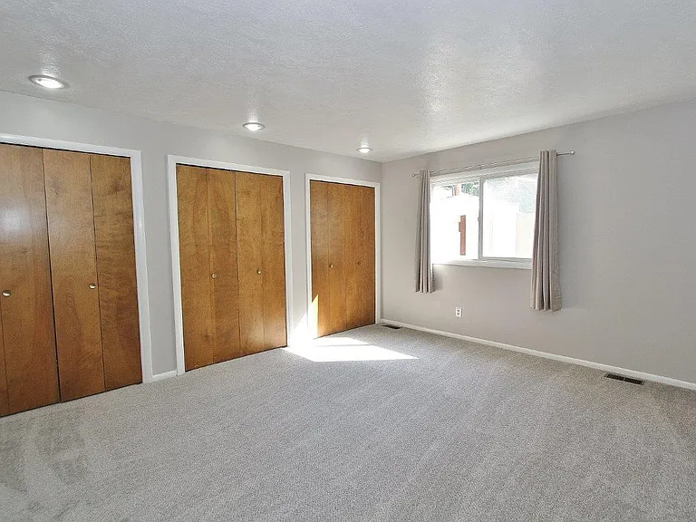 2047 N Blaine Way — Photo 14