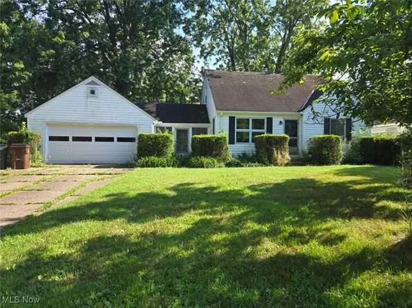 25407 Hall Dr, Westlake, OH 44145