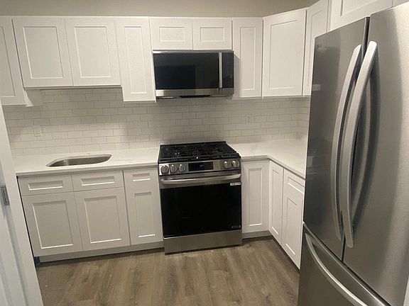 4th image of 587 Main St APT 2