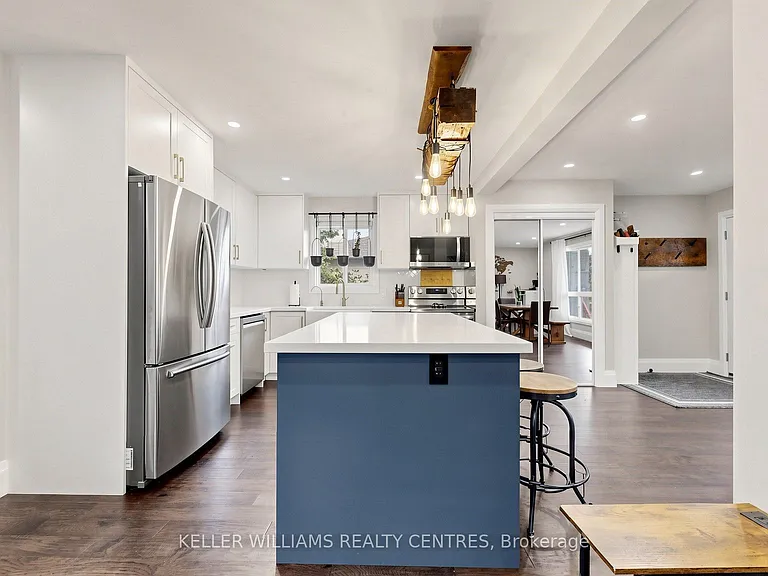 29 Bronte Cres #UPPER — Photo 6