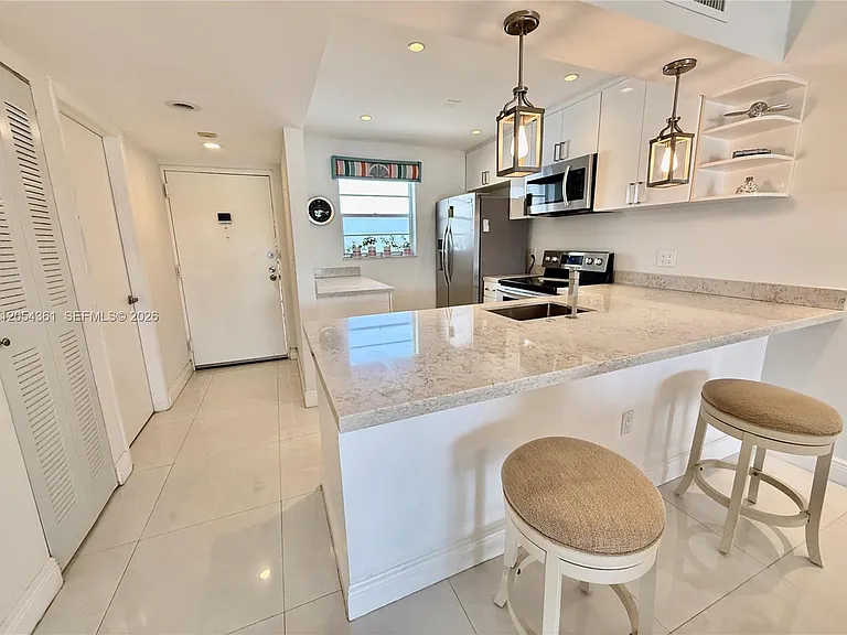 855 Euclid Ave #402 — Photo 10