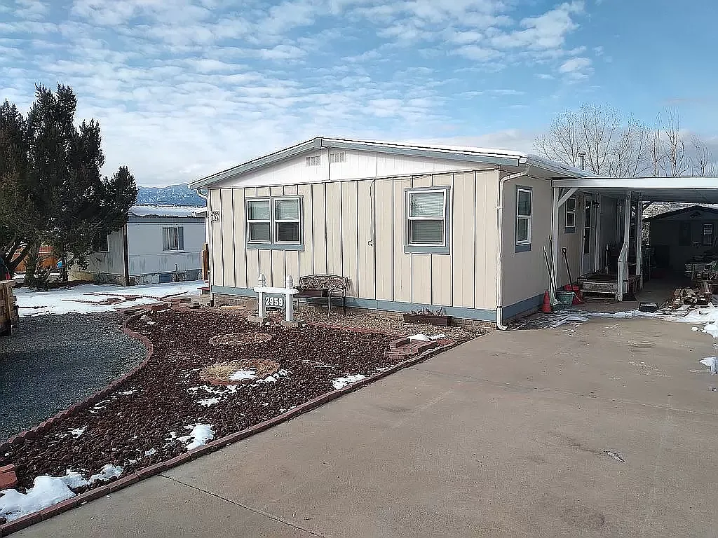 2959 Blue Spruce Dr — Photo 2