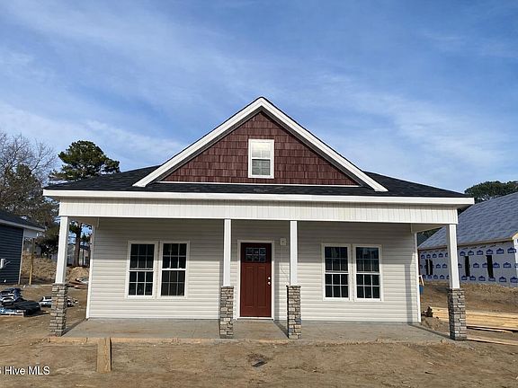 2nd image of 802 Holmes Street