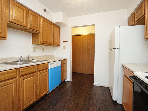 5th image of 36 Providence Dr APT 39