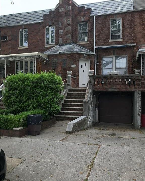 2nd image of 2221 E 26th St