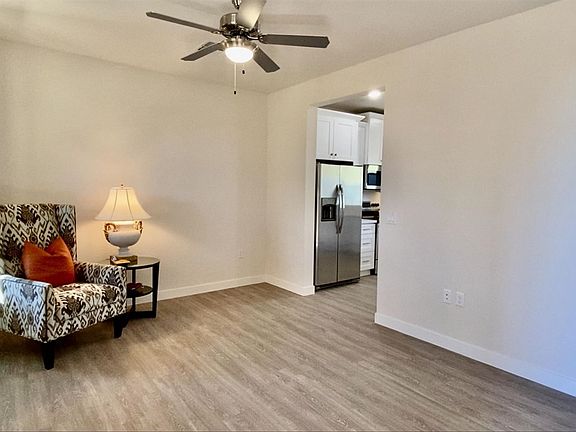 5th image of 1500 E Wahalla Ln #E12