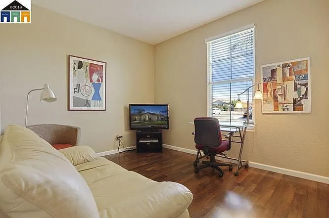 1308 Camilla St — Photo 7