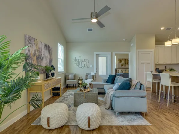 240 Rose Dr #A, Dripping Springs, TX 78620