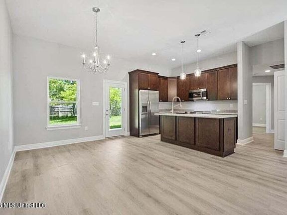 4th image of 19701 Wallace Way