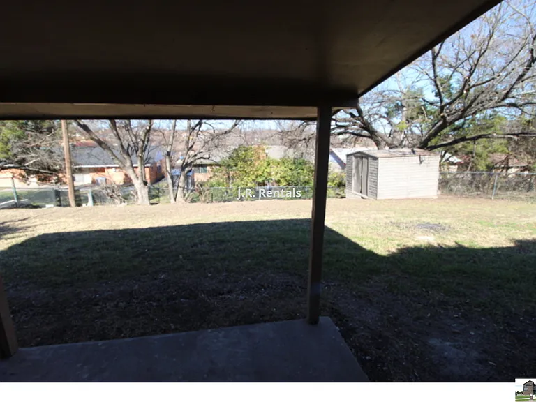 803 Michelle Dr — Photo 24